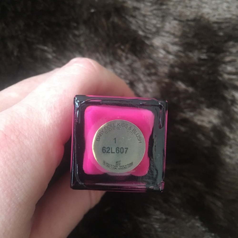 Yves Saint Laurent Baby Doll Kiss & Blush - Picture 2 of 3